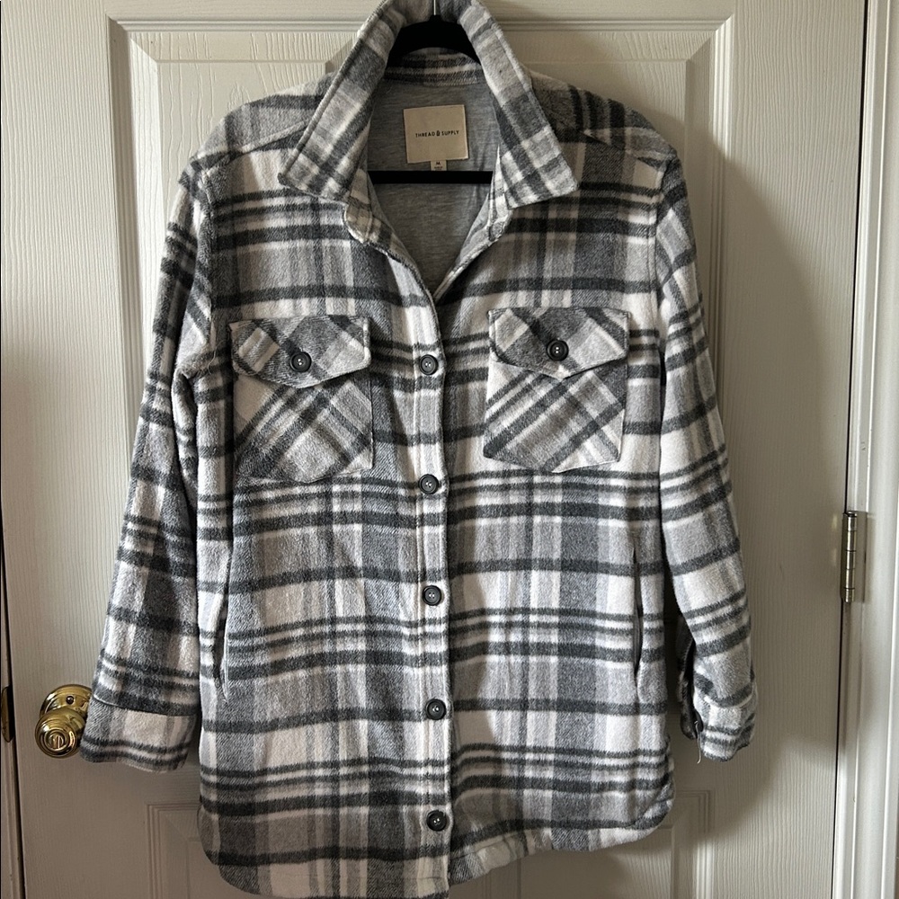Thread & Supply Womens Gray Button Down‎ Plaid Shacket Size Med Flannel Fall